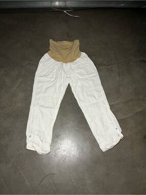 Motherhood White Pull-On Linen-Style Pants with Tan Waistband